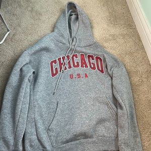 selling grey sweatshirt, worn twice, gray.